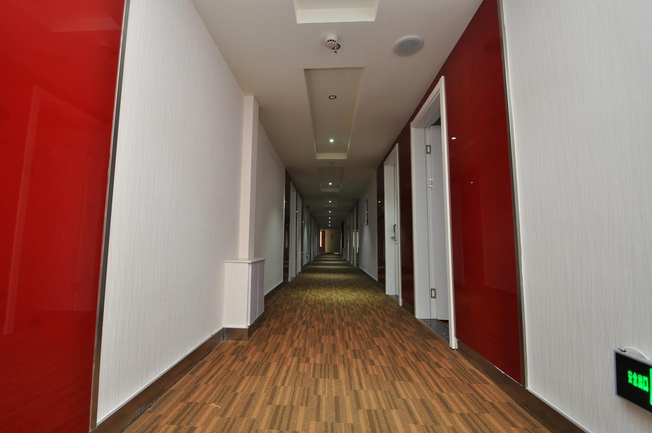Thank Inn Chain Hotel West Eleven Road Mall Linyi  Exterior photo